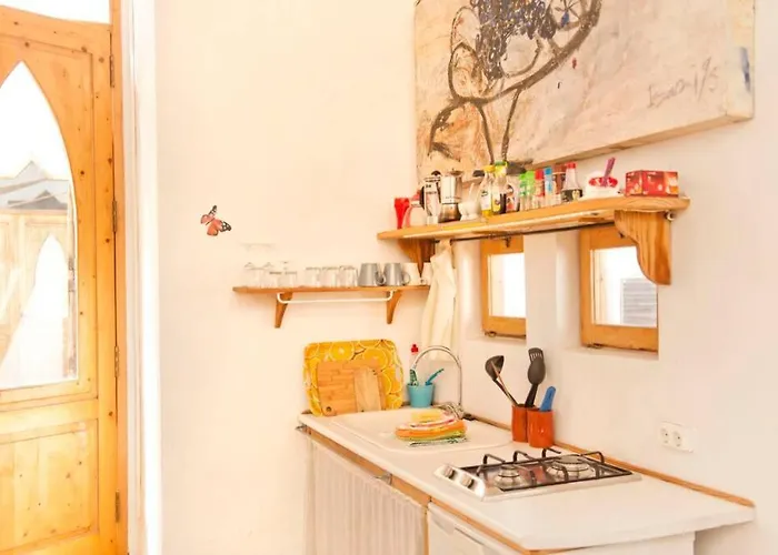 Luna - Eco Retreat Artis Tirma