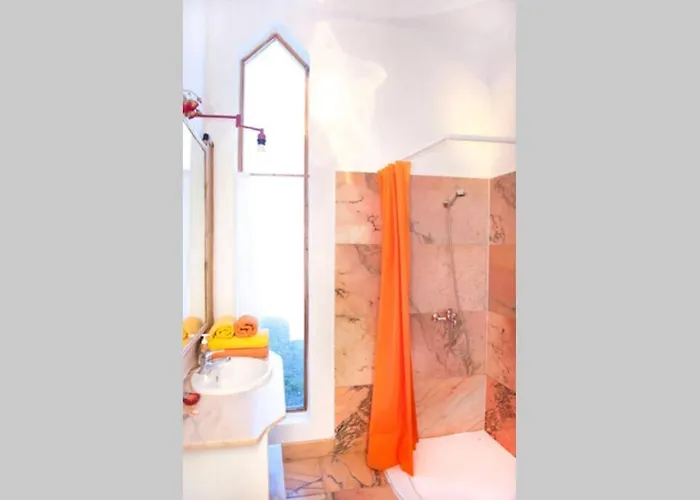 Luna - Eco Retreat Artis Tirma